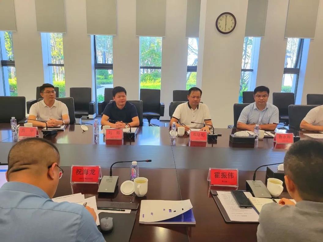携手共进|联东集团与爱游戏-中国一站式爱游戏体育服务官网建筑举行交流座谈